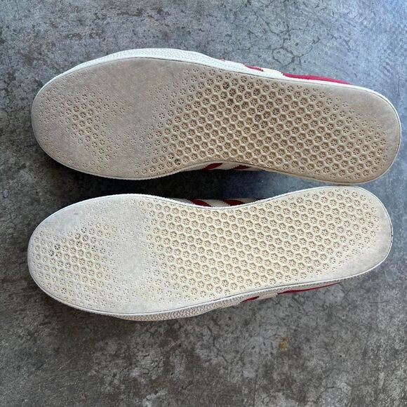 Adidas Gazelle Men's Burgundy Sneakers 3 Stripe Classic Trainers - Picture 5 of 8